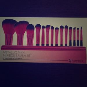 bh cosmetics Metallic Pink 14 Piece Brush Set